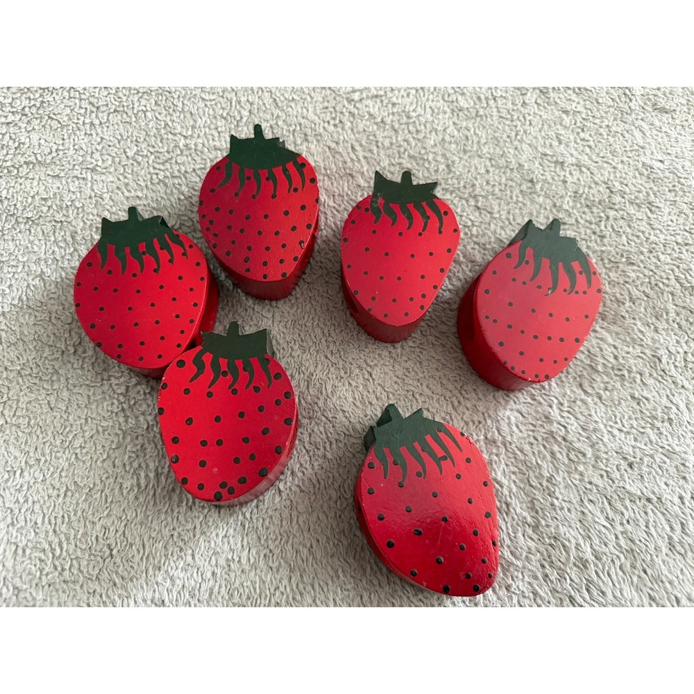 Vintage Wooden Strawberry Napkin Rings Set of 6 Red Fruit Hand Painted Kitchen - Picture 3 of 5